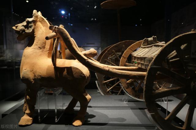 深度讨论秦汉时期独马车，向双辕马车的演变过程