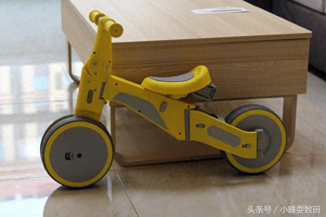 小米用358元的屠夫价格布局童车市场，脚踏车+平衡车二合一