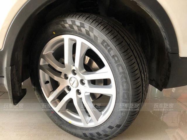 长安CX70T改装18寸轮毂 加宽轮胎车身更饱满