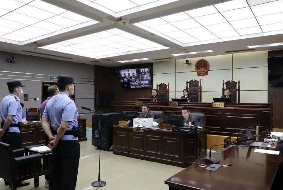 青岛中院宣判3起证券犯罪案件，男子内幕交易华泰股份被罚没2400万并获6年牢狱