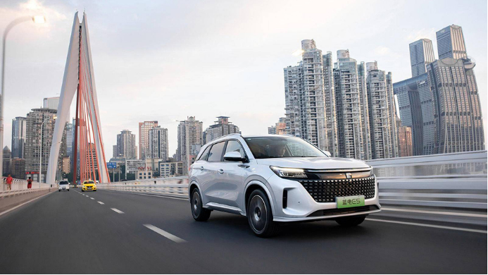 9.98万元的蓝电E5：中国油电同价SUV的标准答案