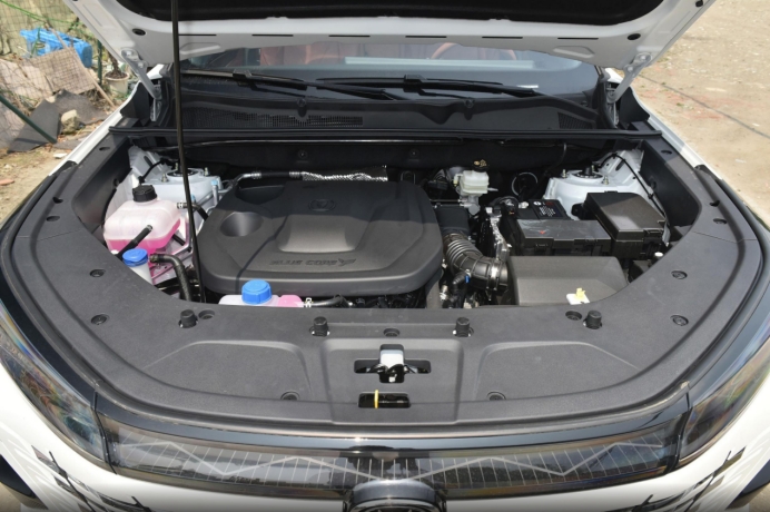 比长安CS75PLUS不只省购置税，9.98万的插混SUV蓝电E5居然敢真的油电同价