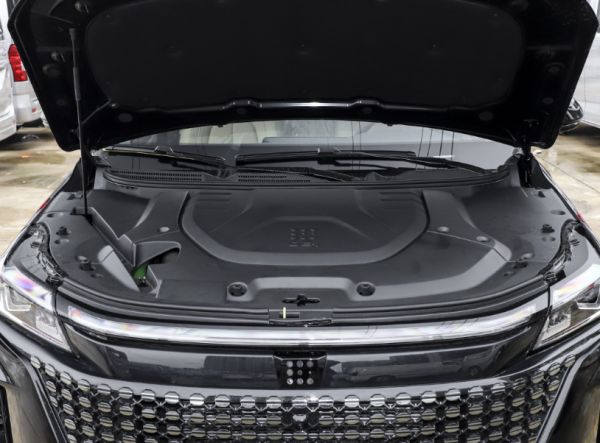 蓝电E5，以9.98万开启SUV油电同价新时代，与长安CS75 PLUS对比谁更超值？