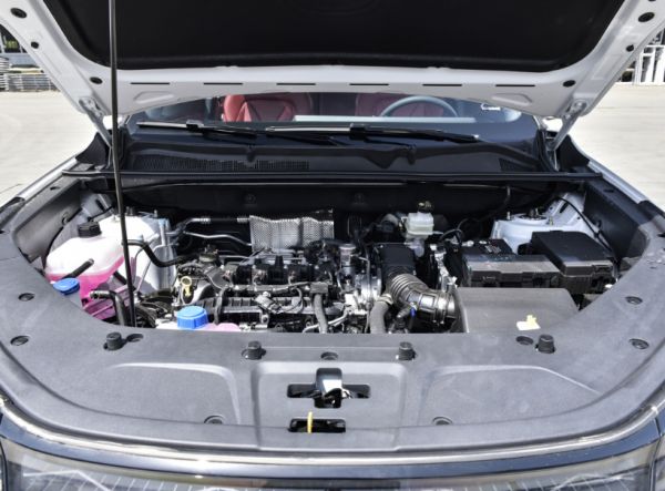 长安CS75 PLUS对上10万内中型插混SUV蓝电E5，如何选？