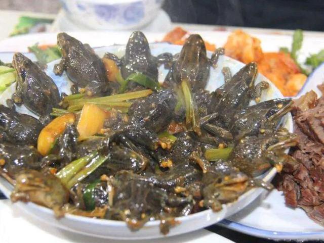 中国10种最奇葩的美食，吃货都不敢下嘴，本地人却吃的嘎嘎香