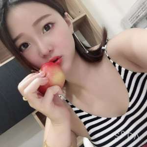 外拍甜心施菲亚超狂豪乳让人移不开眼