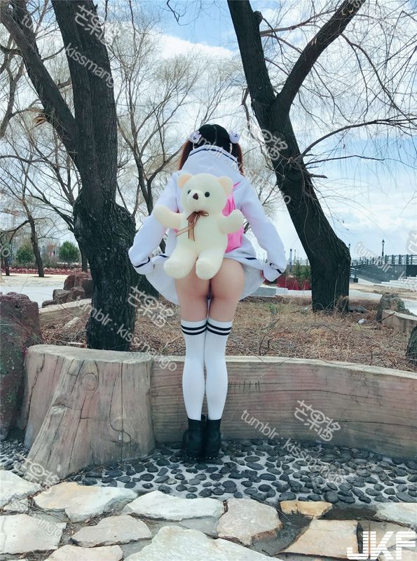 芒果酱露出公园活动