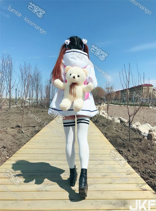 芒果酱露出公园活动