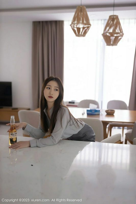 杏子Yada 短裙美腿
