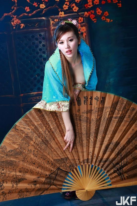 性感华模人妻模特儿雅琪古装唯美私拍