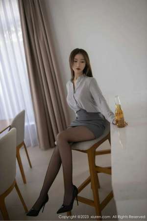 杏子Yada 短裙美腿
