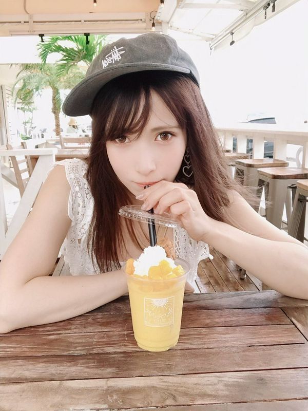 超甜美CoserJILL卸下浓妆是个萌妹子