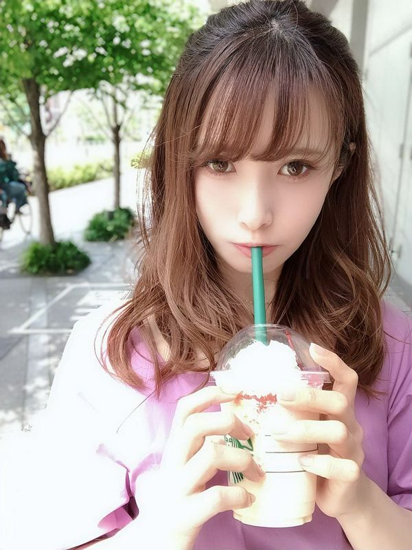 超甜美CoserJILL卸下浓妆是个萌妹子