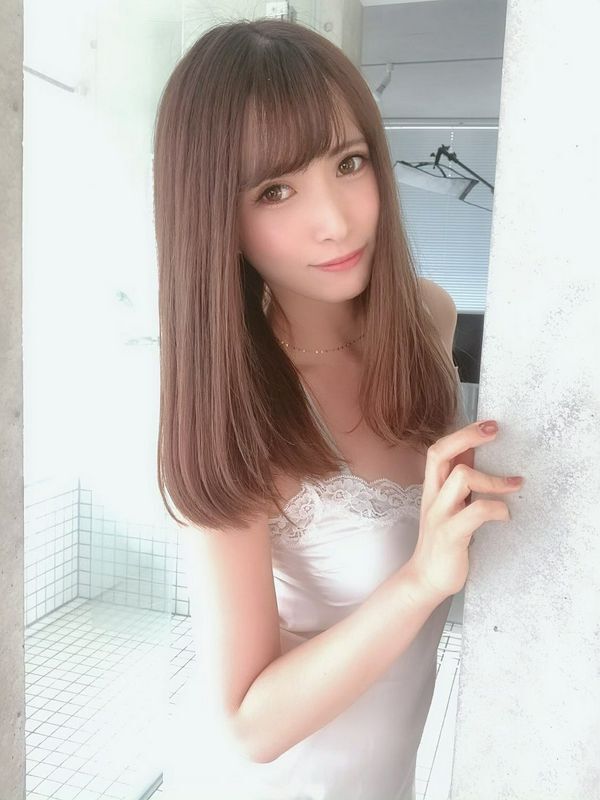 超甜美CoserJILL卸下浓妆是个萌妹子