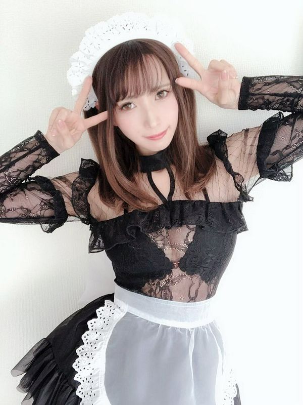 超甜美CoserJILL卸下浓妆是个萌妹子