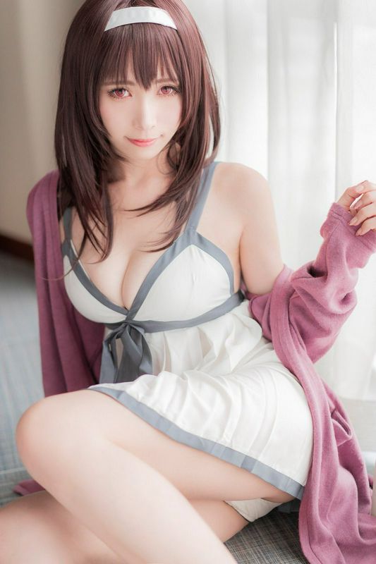超甜美CoserJILL卸下浓妆是个萌妹子