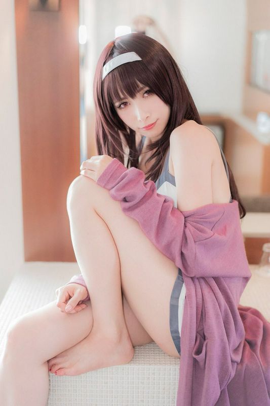 超甜美CoserJILL卸下浓妆是个萌妹子