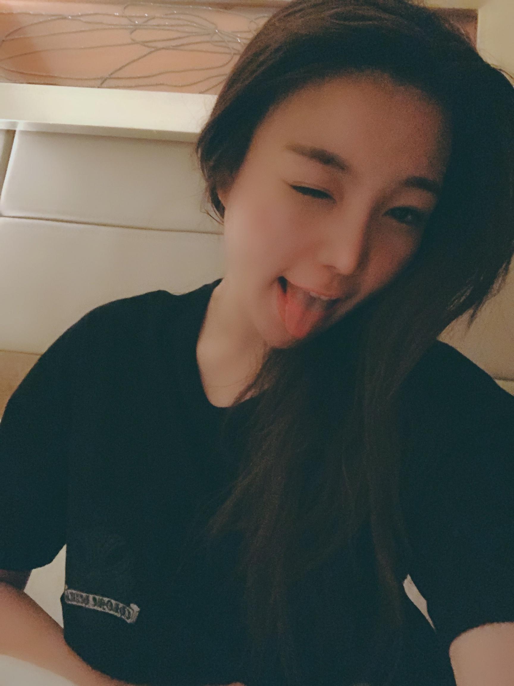 这充满欲望的表情真让人难于控制