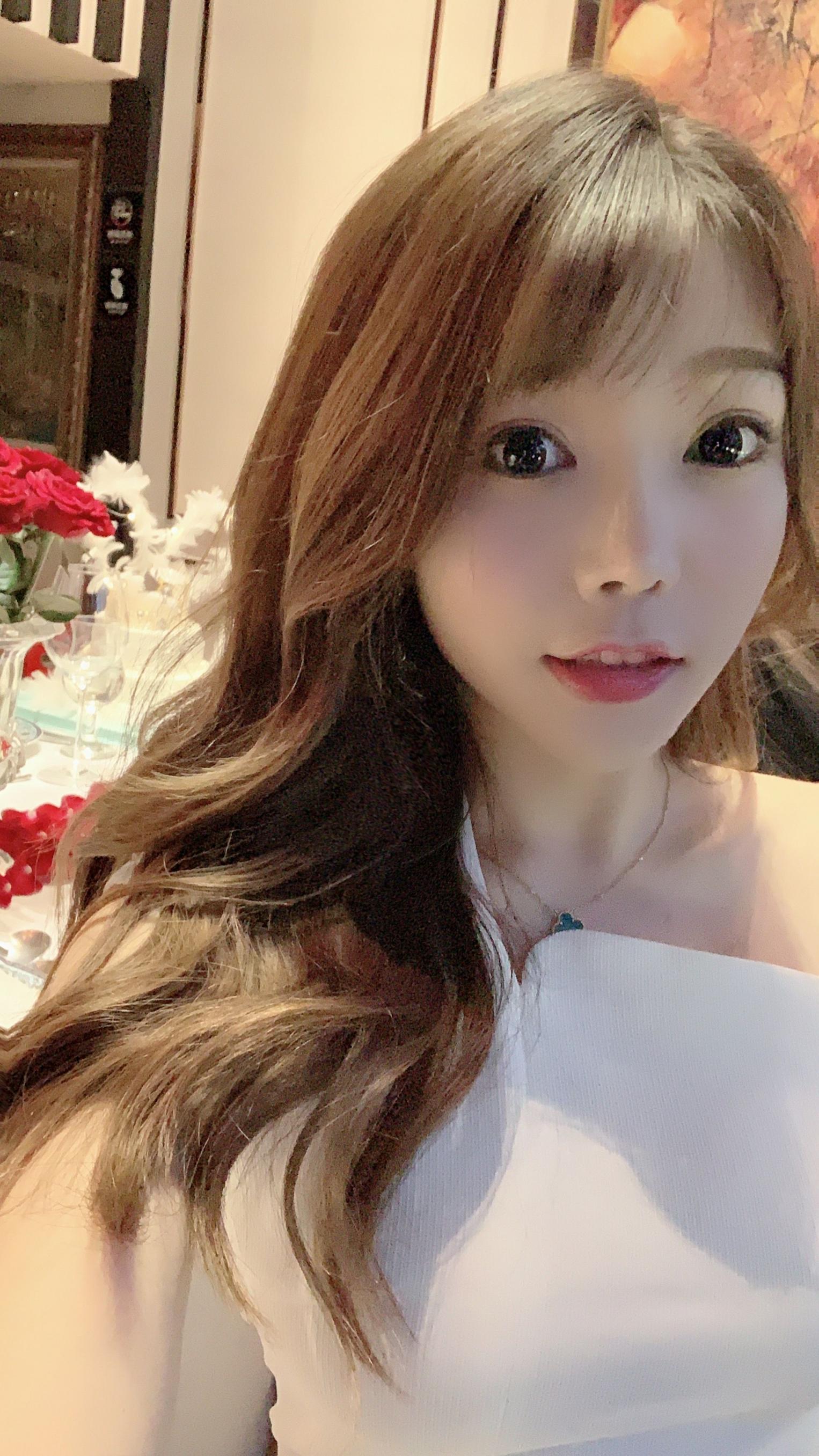 这充满欲望的表情真让人难于控制