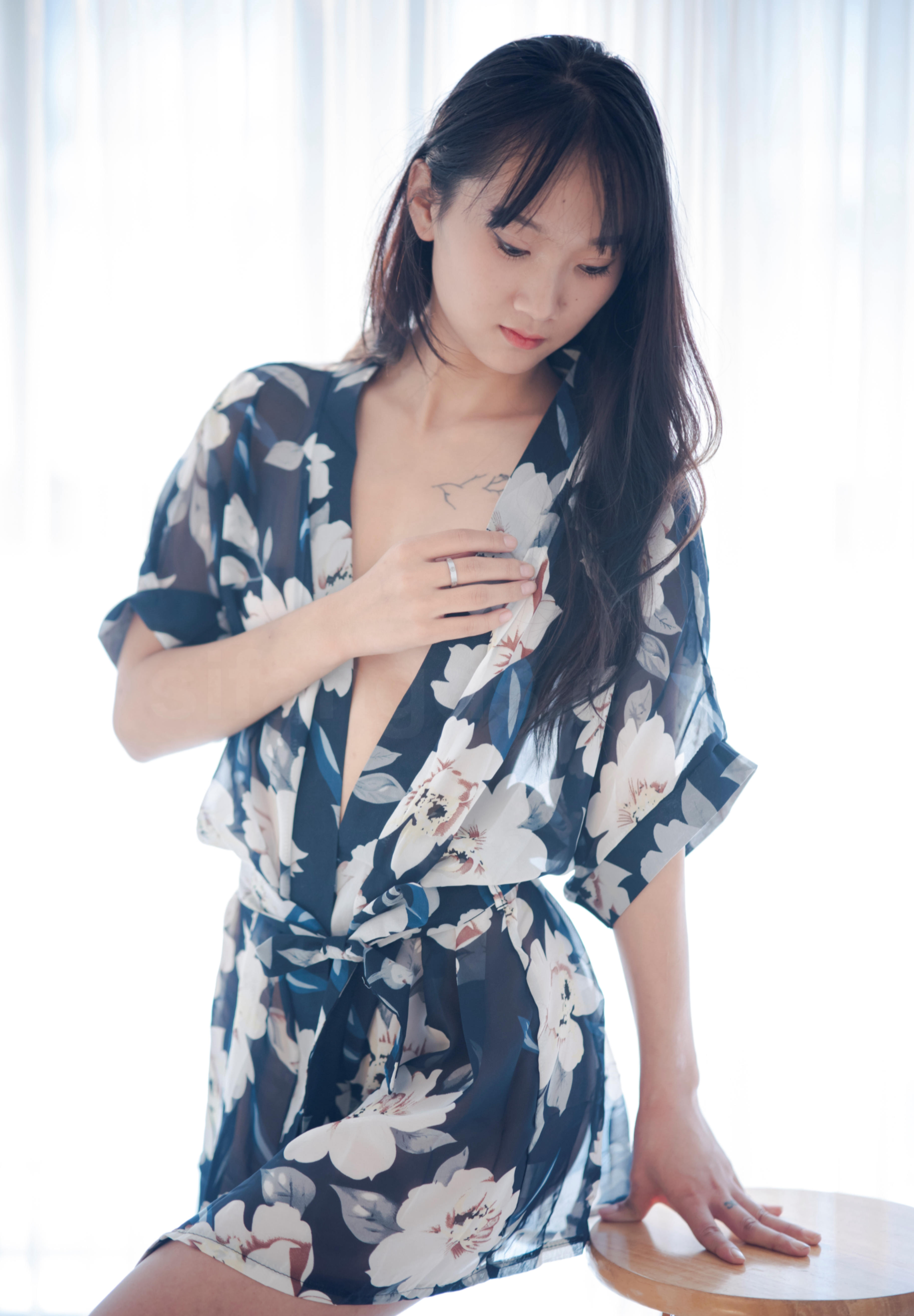 花衣极品清纯妹子