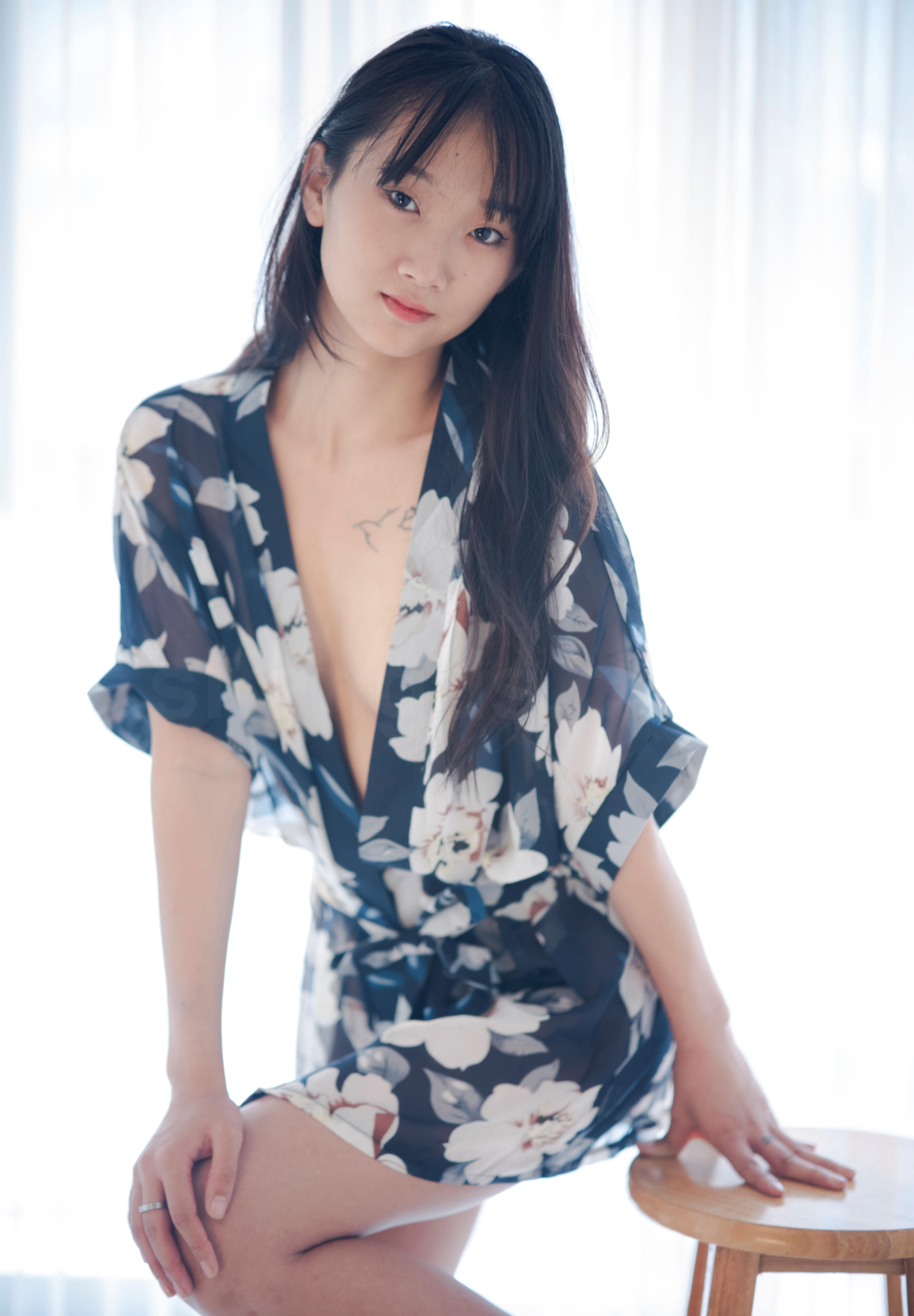 花衣极品清纯妹子