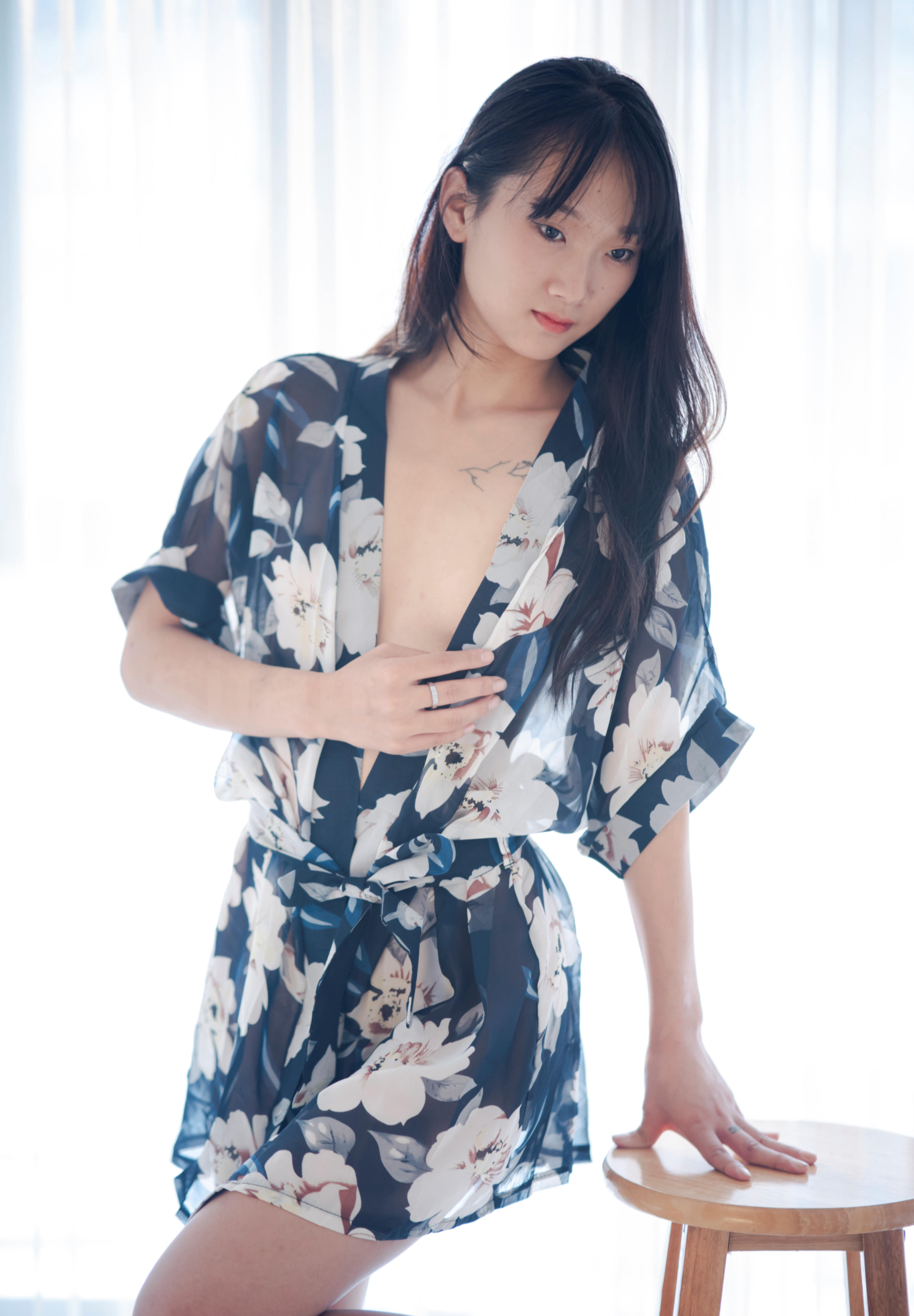 花衣极品清纯妹子