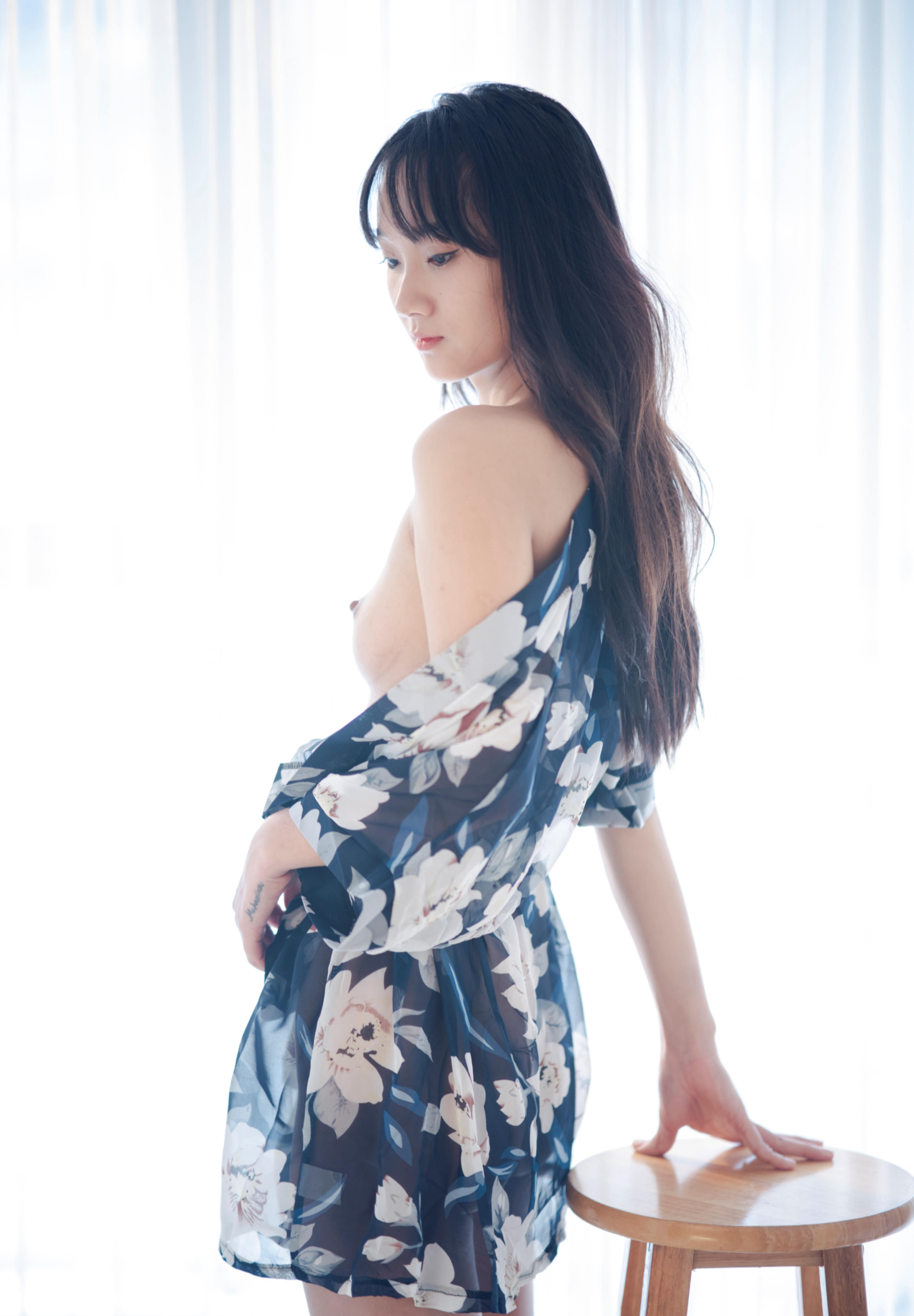 花衣极品清纯妹子