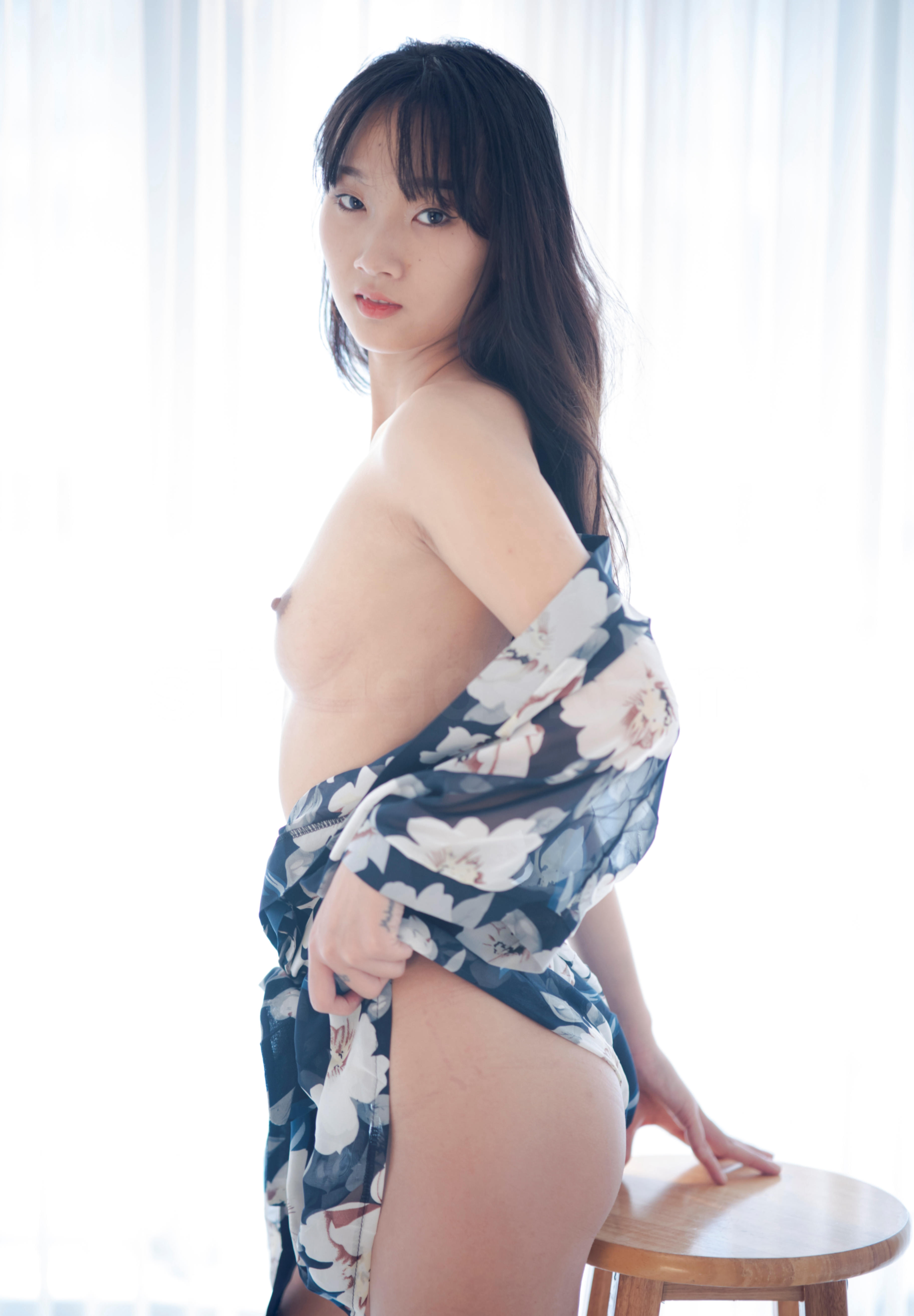 花衣极品清纯妹子