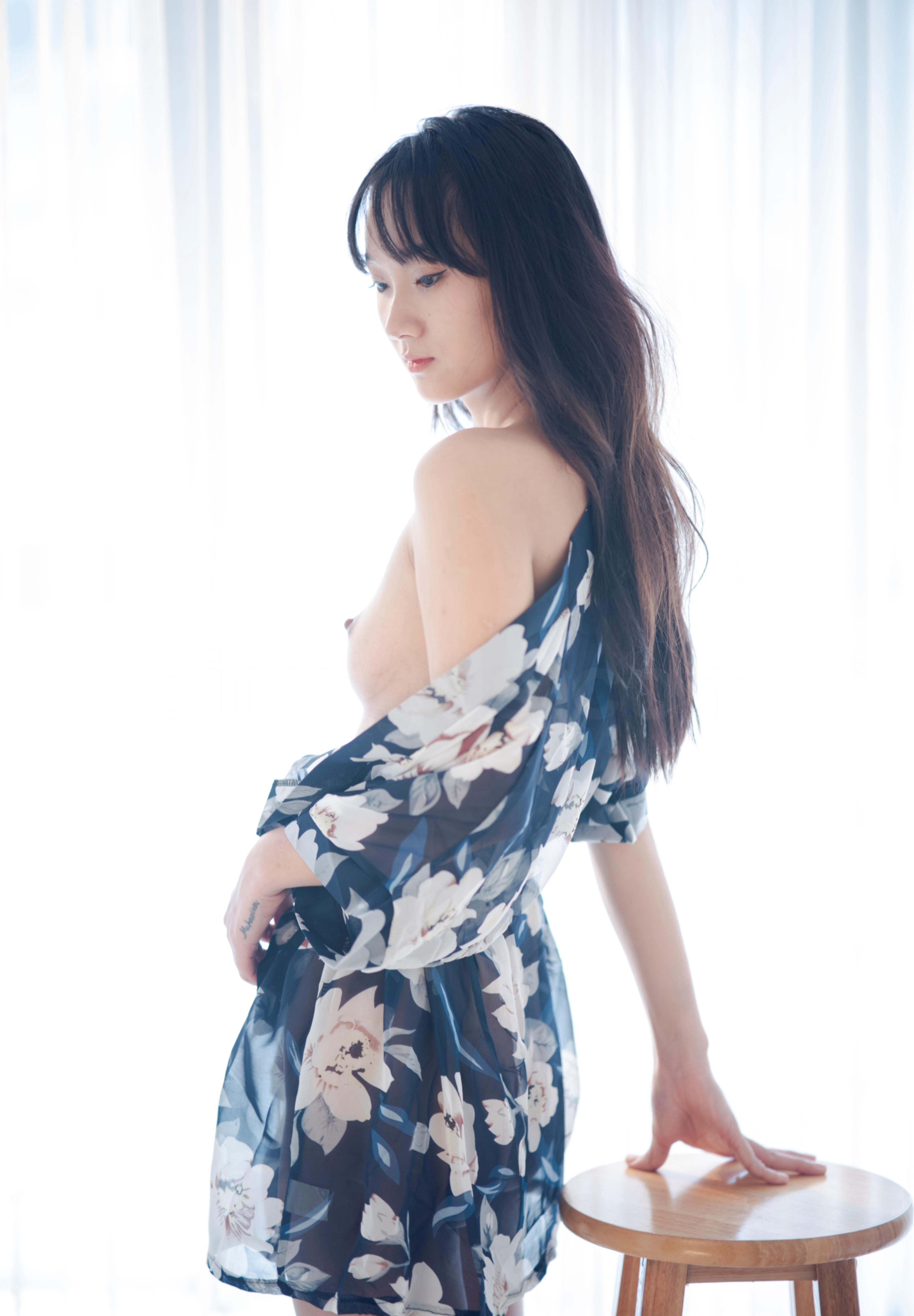 花衣极品清纯妹子