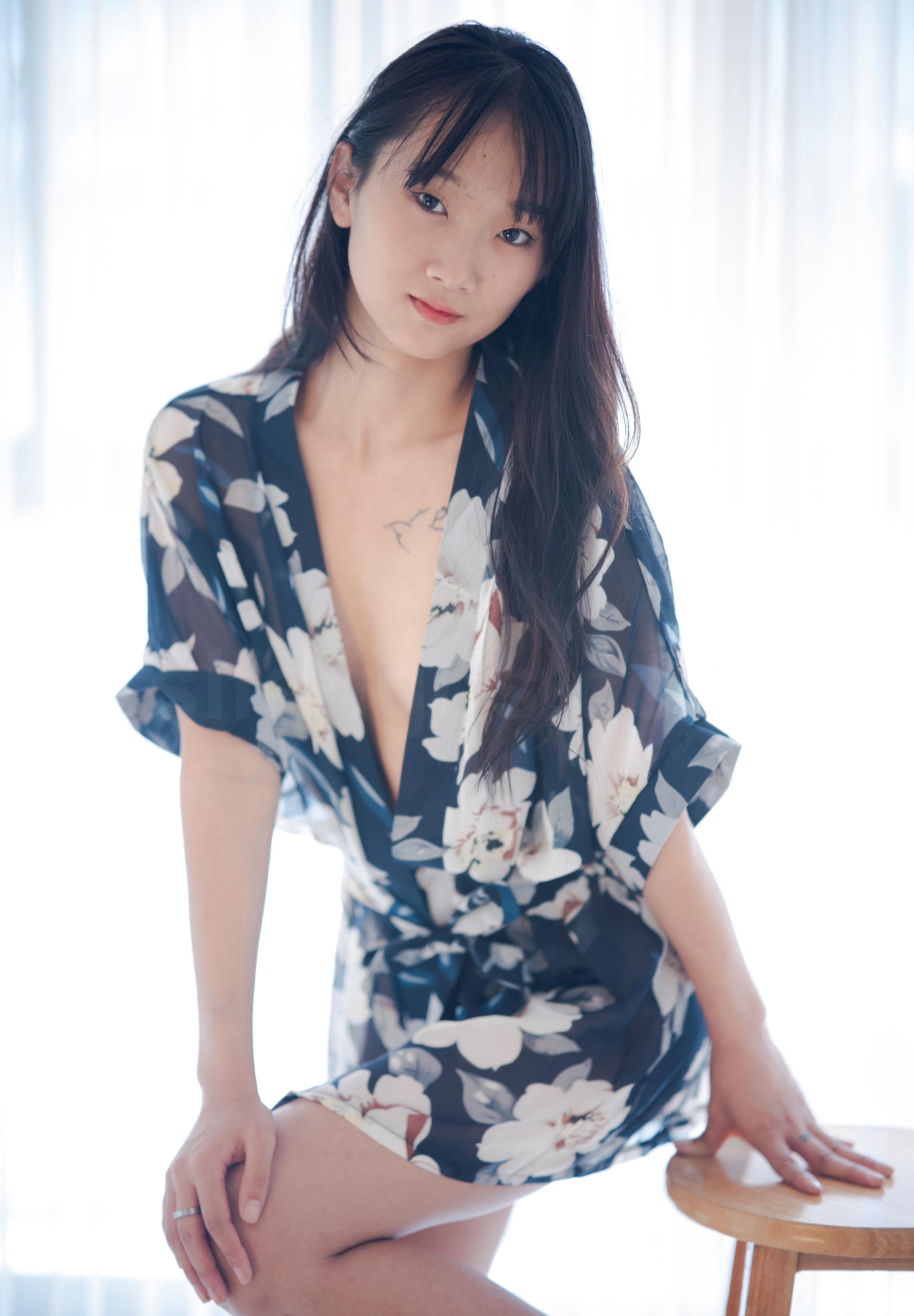花衣极品清纯妹子