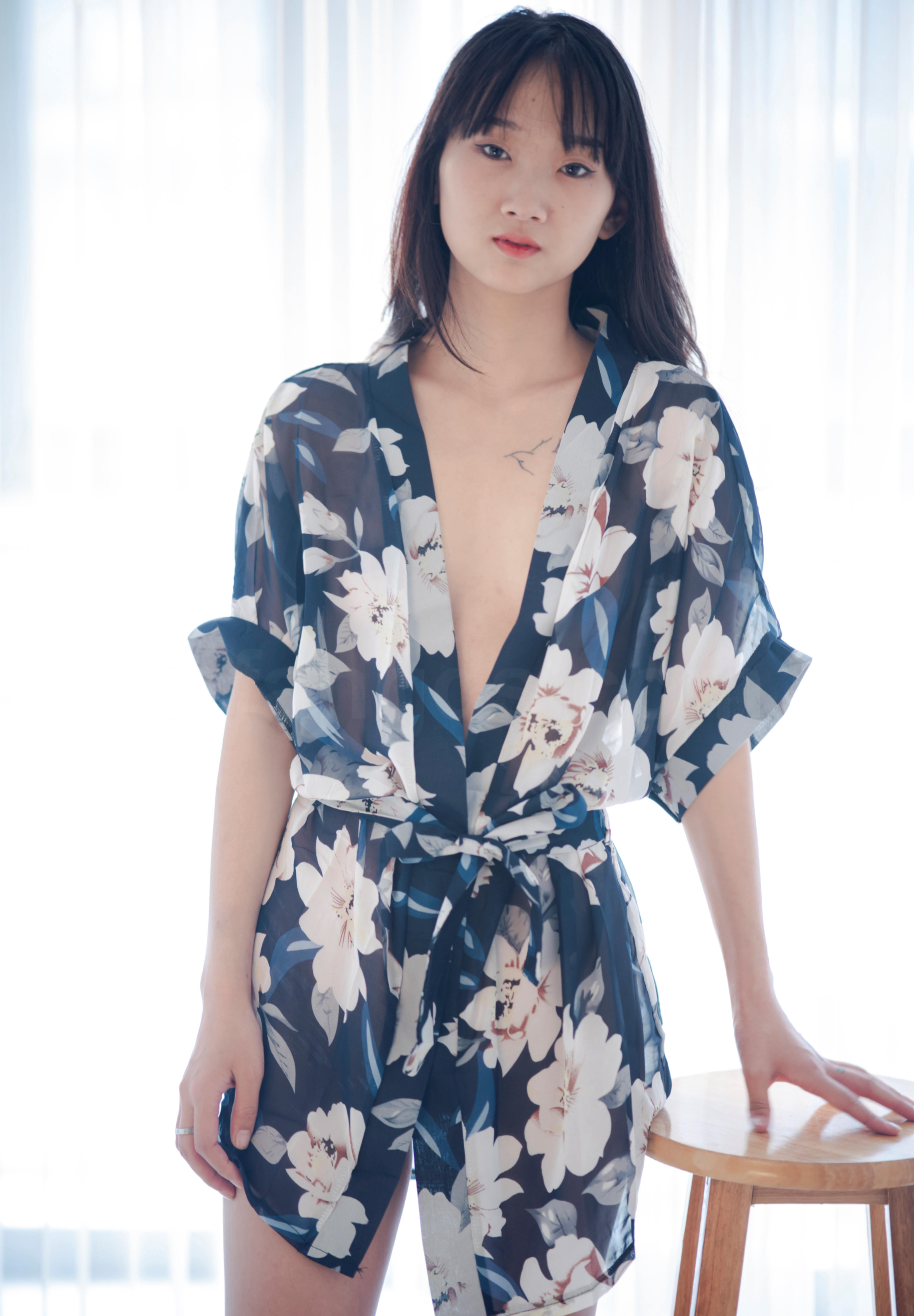 花衣极品清纯妹子