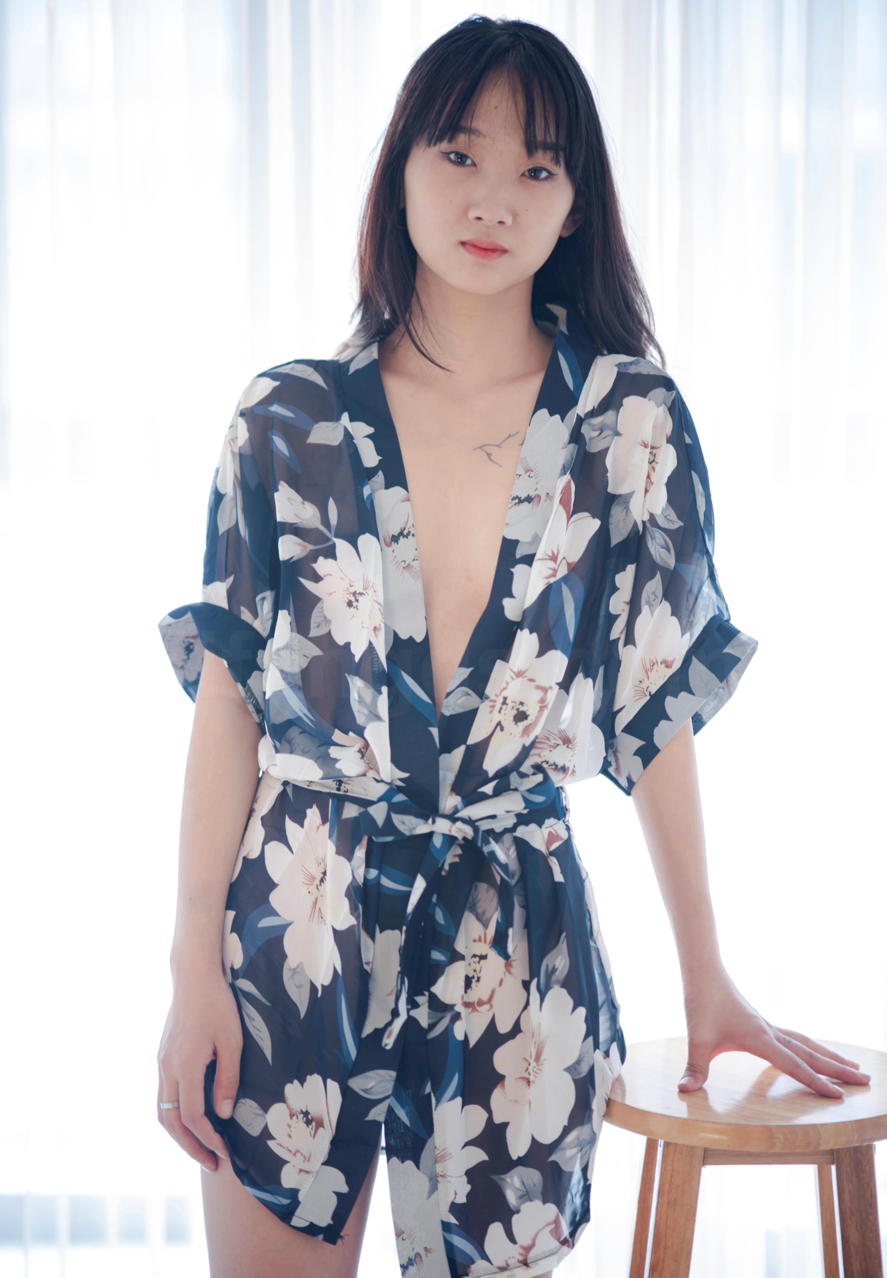 花衣极品清纯妹子