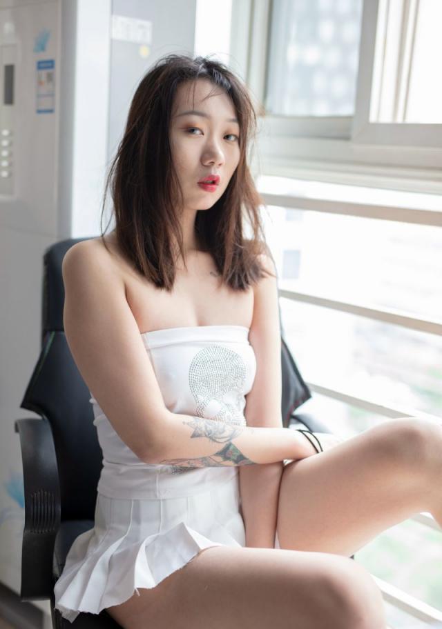 看上去就特别有味道的女人