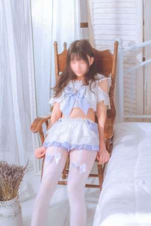 很嫩的美女