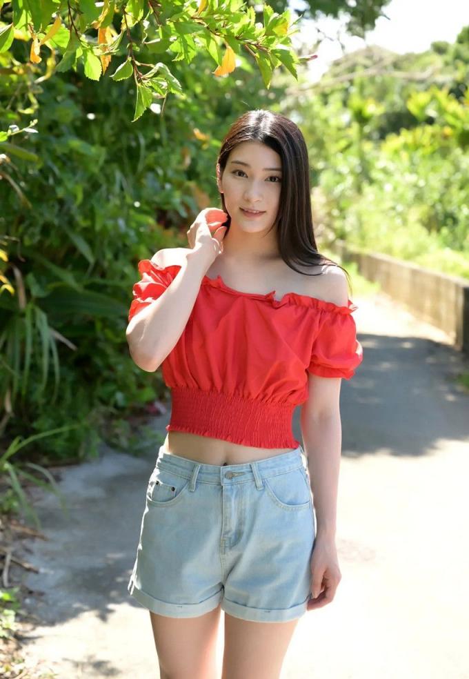 夏日里的美女