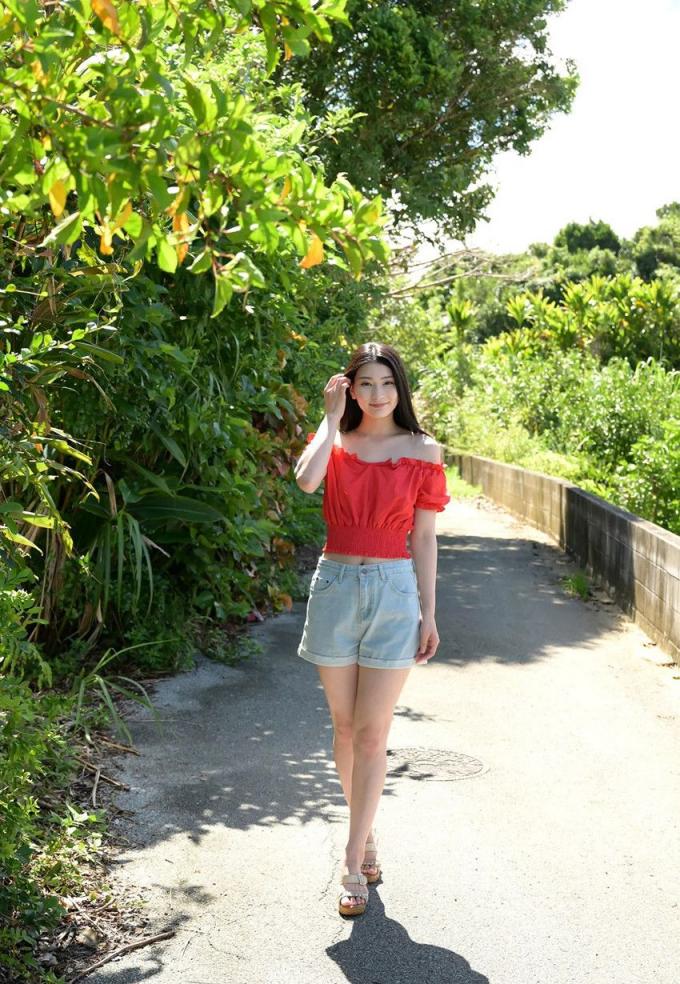 夏日里的美女