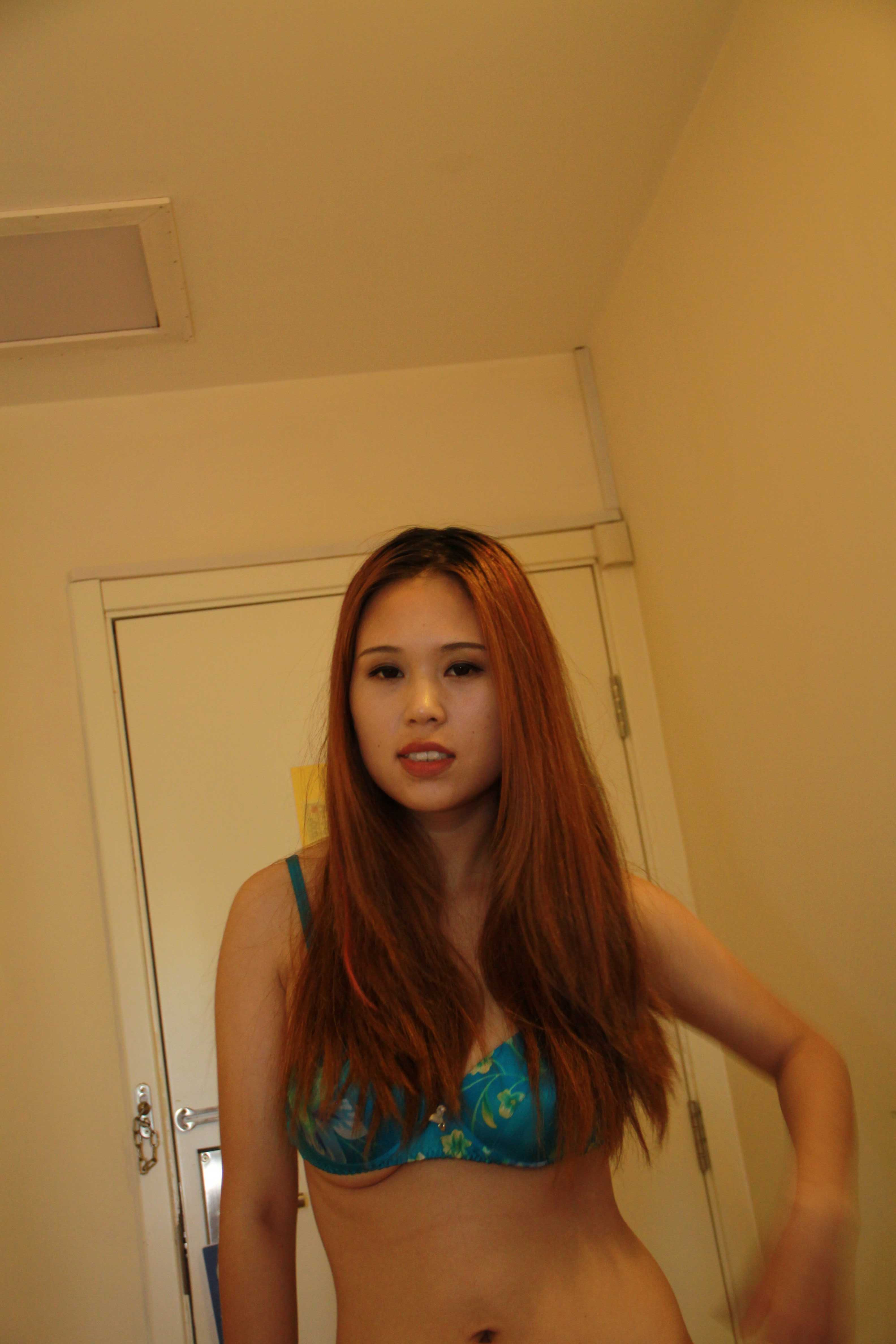 妹子真是超级嫩啊