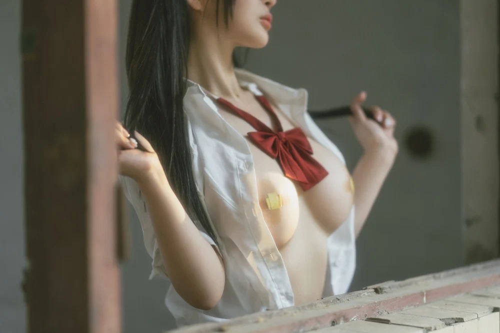 学生装扮的美女