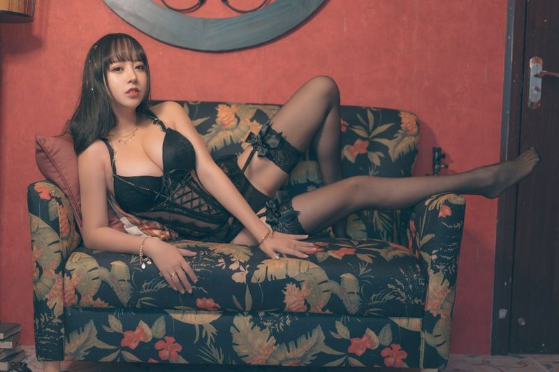 福利姬过期米缐缐喵6点半的月亮VIP福利帖