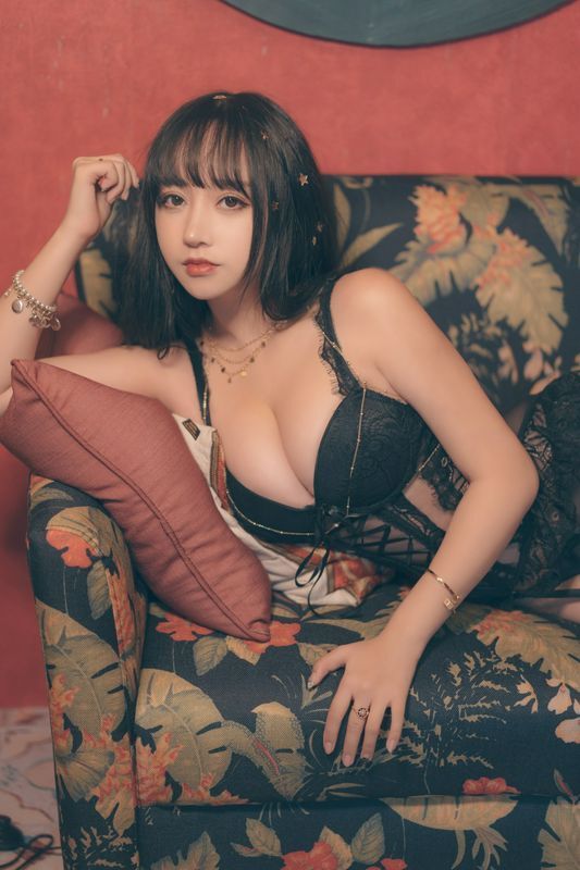 福利姬过期米缐缐喵6点半的月亮VIP福利帖