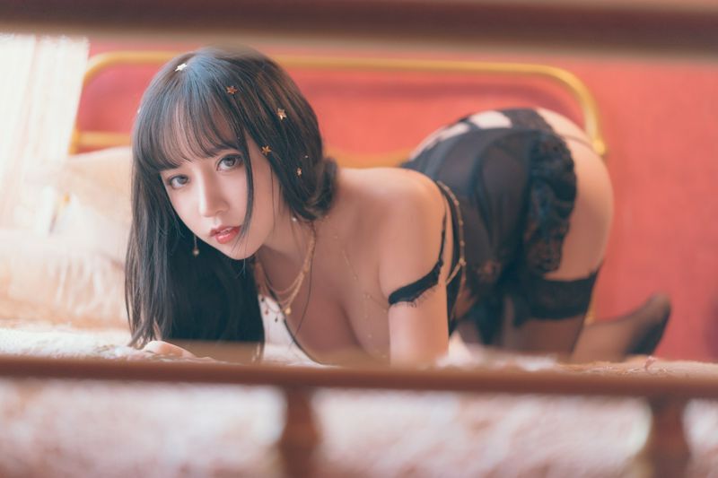 福利姬过期米缐缐喵6点半的月亮VIP福利帖