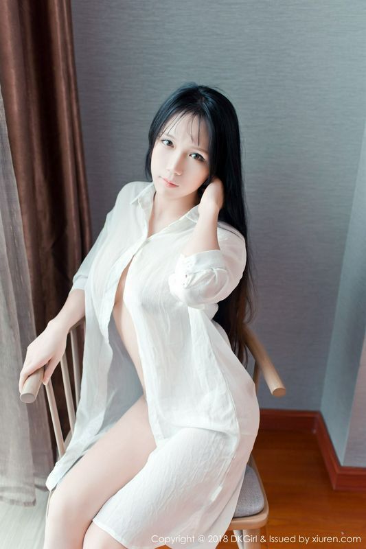 李可可的红色围脖F级身材真空演绎