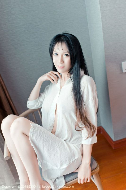 李可可的红色围脖F级身材真空演绎