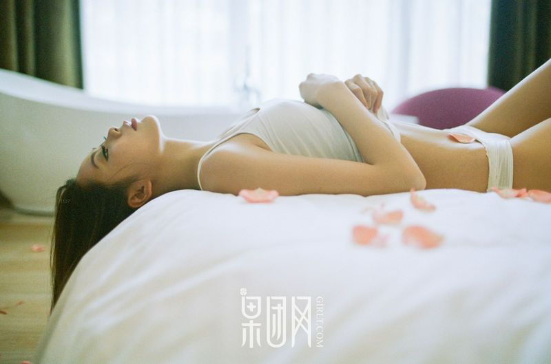 清纯裸女性感写真