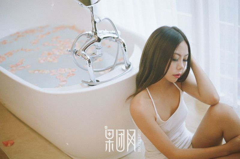 清纯裸女性感写真