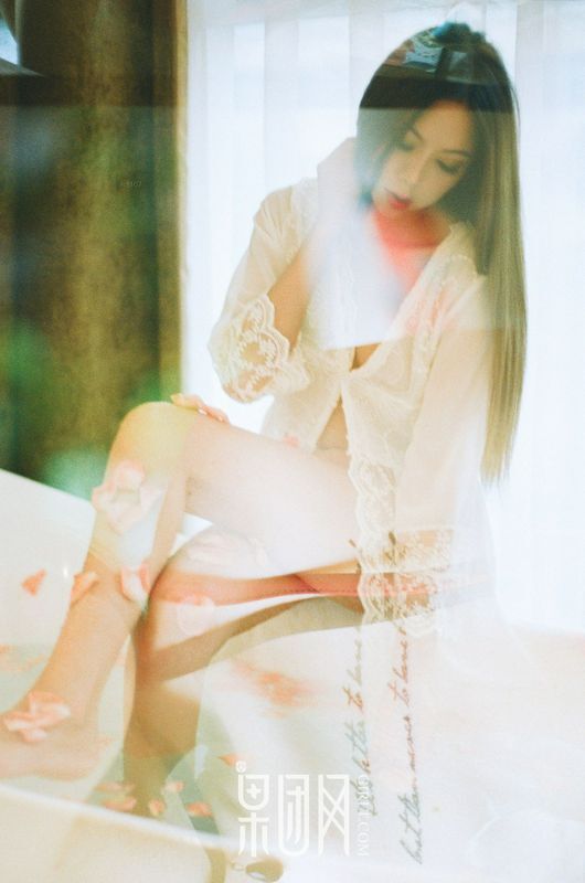 清纯裸女性感写真