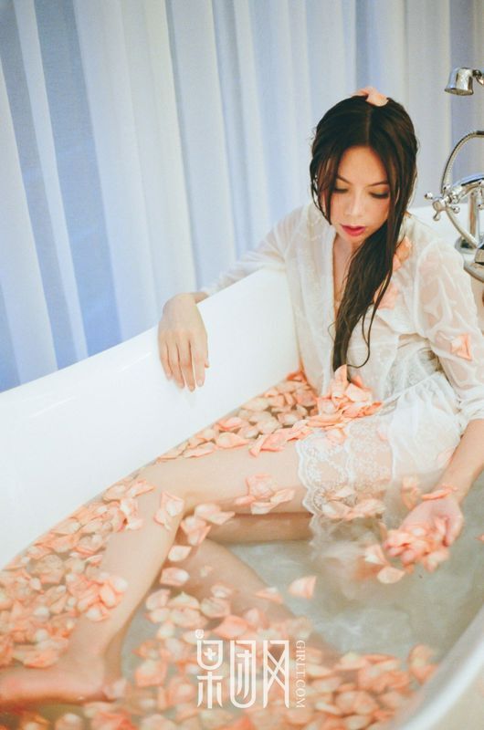 清纯裸女性感写真