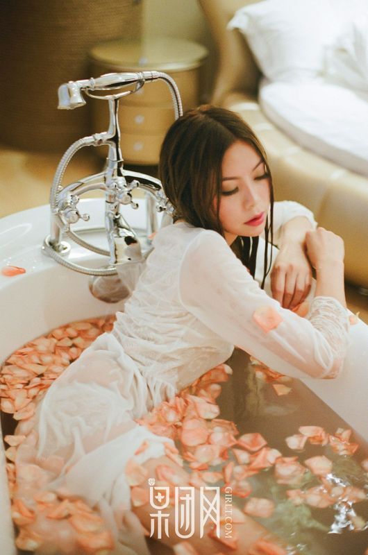 清纯裸女性感写真