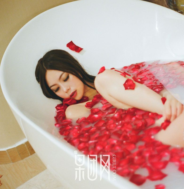 清纯裸女性感写真