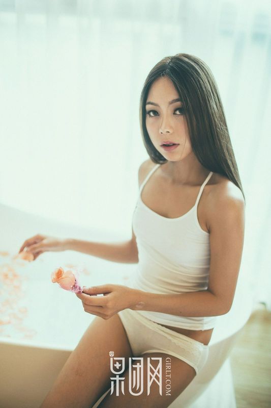 清纯裸女性感写真